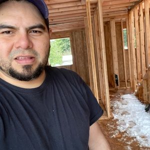 Meet your Posher, Carlos